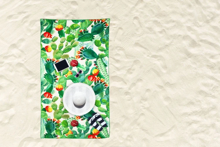 Ręcznik plażowy, kąpielowy w rozmiarze 70x140 cm